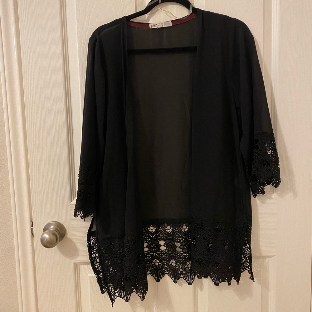 Lace sleeved cardigan